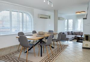 3BD Maisonette with Sea Views - Next to Sea Garden by Flat Mаnаger