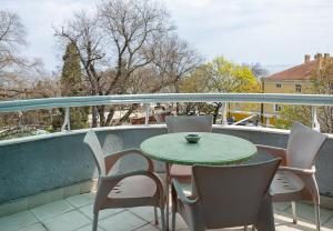 3BD Maisonette with Sea Views - Next to Sea Garden by Flat Mаnаger