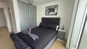 Central M K 2-Bedroom Apartment Sleeps 4 Parking