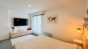 T2 des pins, océan et soleil