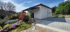 Jolie maison neuve entre mer et colline en Provence - Évenos