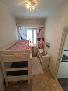 Spacious and bright apartment for 4