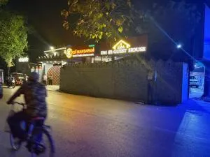 Dm Paying Guest House - Chunār