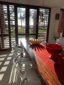 Casa pé na areia, com 5 quartos