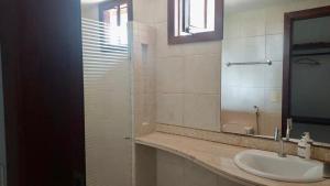 Casa pé na areia, com 5 quartos