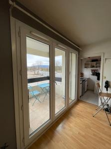 Appartements Geneva Residences - Colourful Apartment by the border : photos des chambres
