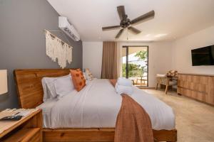 King Studio w Private Balcony Rooftop Pool and Gym