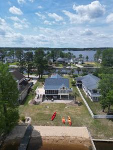 3 BR Riverfront House with Private Boat Dock