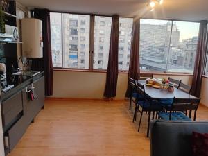 Dos departamentos en plazas de armas