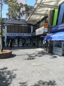 Dos departamentos en plazas de armas