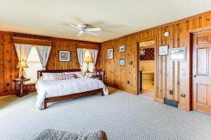 Private Dock at Lake George Getaway