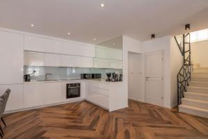 Villa Fiora, a beautiful and modern villa with a pool