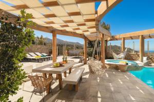 Luxurious Seaview Blue Key Villa with Infinity Heated Pool