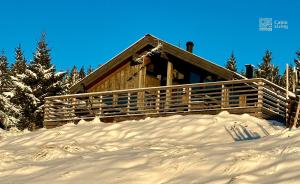 Modern sports cabin on Sjusjøen with sauna and waxing room