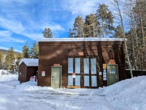 Wild Irishman 1043 by SummitCove Lodging