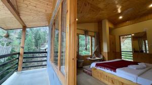 Absoulte Freedom Snowy Water Stream Luxury Cozy BnB Retreat