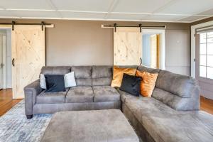 2 Mi to Colby College Peaceful Home in Waterville