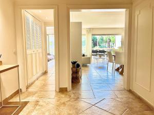 Luxurious 2-bedroom Pointe Croisette, Sea view, private parking