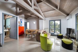 Villas Maison nicoise, jardin, piscine, parking double : photos des chambres