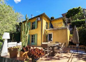 Villas Maison nicoise, jardin, piscine, parking double : photos des chambres