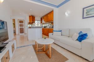 Ocean Vista Retreat with Beach & Pool Access by Drago Rentals