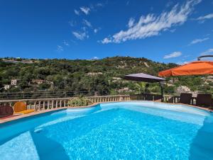 Villas Maison nicoise, jardin, piscine, parking double : photos des chambres