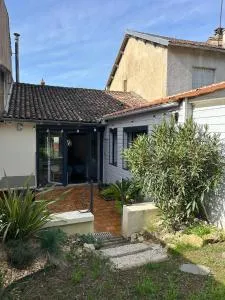 Le Faubourg, 5 min from center, 15 min Futuroscope - Bignoux