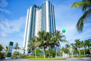 A La Carte Ha Long Oceanview Panoramic 2BR2WC 75m2 Suite with balcony