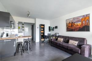 LEcho - Balcon, Tour Eiffel, Maison de la Radio