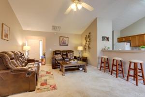 2 Mi to Heritage Park Pet-Friendly McDonough Home
