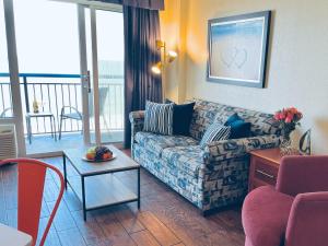 WINTER RATES! Stunning Oceanfront Suite w Jetted tub! B 733