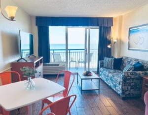 WINTER RATES! Stunning Oceanfront Suite w Jetted tub! B 733