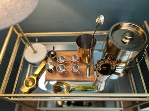 Beautifully Modern Townhouse in Historic SPR