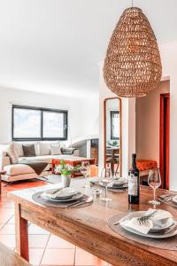 NEW! Nature Paradise with Ocean View & Hot Tubs