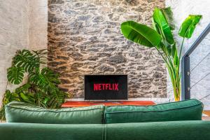 NEW! Nature Paradise with Ocean View & Hot Tubs