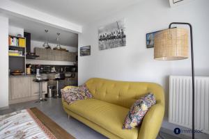 Air-conditioned apartment near Libération district