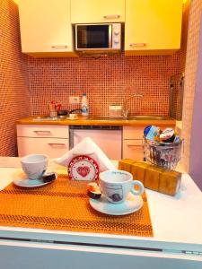 LA CASA DI CARTA red