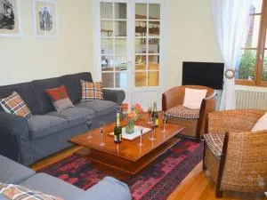 Séjournez dans une demeure écossaise historique avec salle de jeux, auberge familiale du 19ème siècle - FR-1-586-53 - 内尔河畔欧比尼