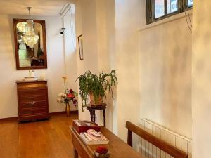 Maisons de vacances Gite de Charme dans un Chateau avec Wifi et Terrasse en Sologne - FR-1-491-464 : photos des chambres