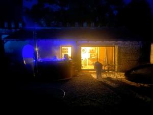 Séjour Historique au Domaine de Migny : Gîte avec Bain Nordique et Piscine - FR-1-591-731