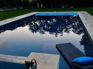 Séjour Historique au Domaine de Migny : Gîte avec Bain Nordique et Piscine - FR-1-591-731