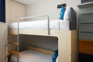Efficient Bunk with Two Twin Beds and City View room in Sleeperz Hotel Cardiff