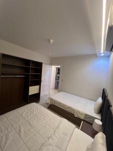 Spacious & Sleek Family Home