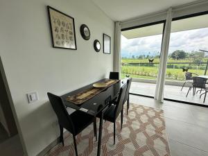 Sierra real coccora 101 torre 1-Lindo Apartamento cerca al club campestre