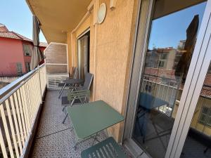 Cozy Apt with balcony - Garibaldi Port