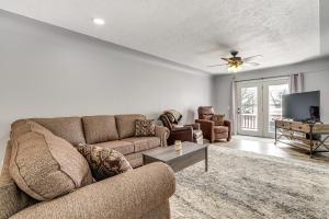 Charming Curtis House Large Deck with Lake View!