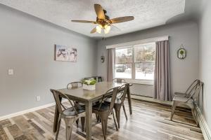 Charming Curtis House Large Deck with Lake View!