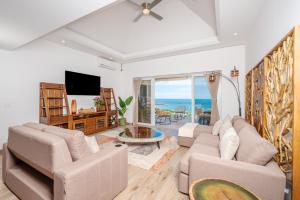 Luxury Oceanview Penthouse, Breathtaking Sunsets