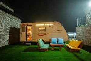 Royal cloud caravaan - Odem