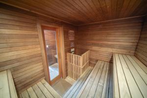 Pines 2045 by SummitCove Lodging